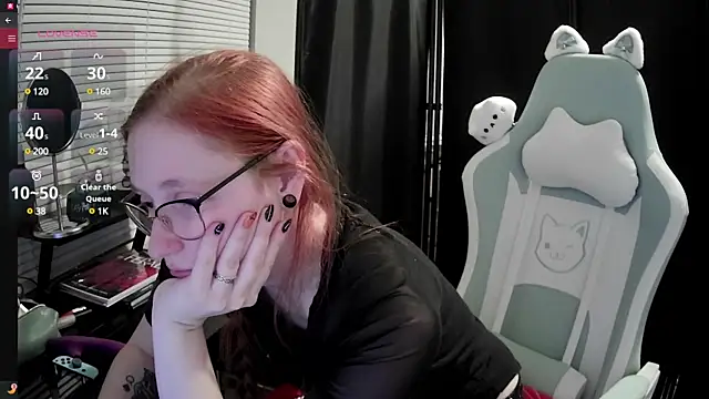 LilyFoxxx online show from 26, 2, 2025