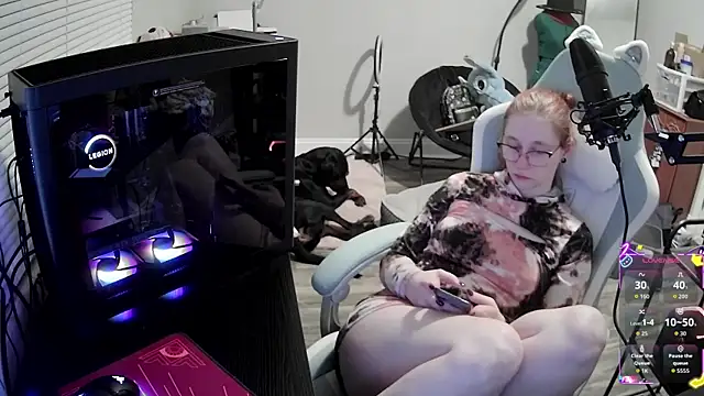 LilyFoxxx online show from 8, 11, 2025