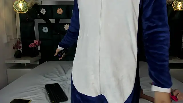 valtira nova online show from 15, 12, 2025