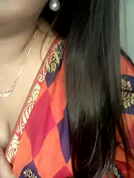 Snapshot of NOTY-LOVE-05 chatting on 8, 10, 2025 NOTY-LOVE-05 online show from 8, 10, 2025
