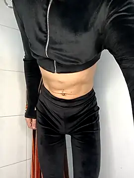 Skinnyshiny boy online show from 7, 1, 2026