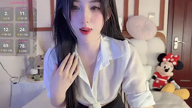 Unique-yiyi online show from 23, 1, 2025