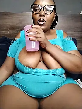 CHERRYYUMMY online show from 12, 4, 2026