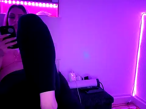 nicole77745 online show from 7, 3, 2026