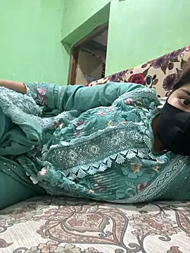 Snapshot of Black_Glow chatting on 10, 3, 2025 Black Glow online show from 10, 3, 2025