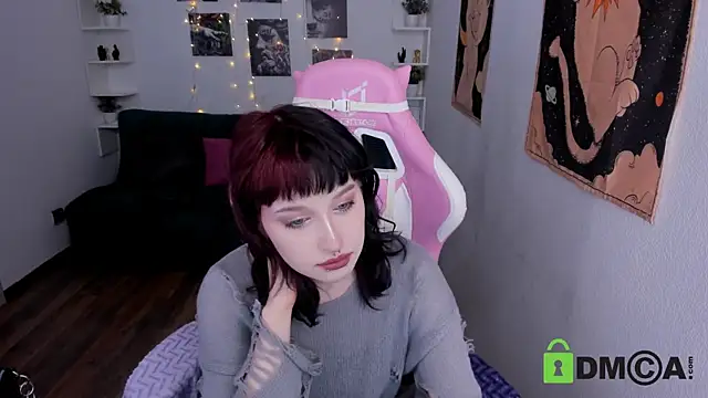Snapshot of ElizaNik_ chatting on 8, 3, 2025 ElizaNik online show from 8, 3, 2025