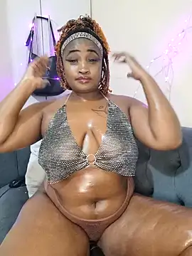 Snapshot of TheeNicole chatting on 13, 1, 2026 TheeNicole online show from 13, 1, 2026