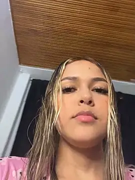 Cami hunter  online show from 13, 12, 2024