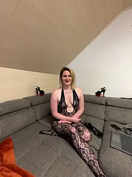 NoraNoxx online show from 4, 3, 2025