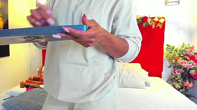 SilvannaFit online show from 7, 6, 2026