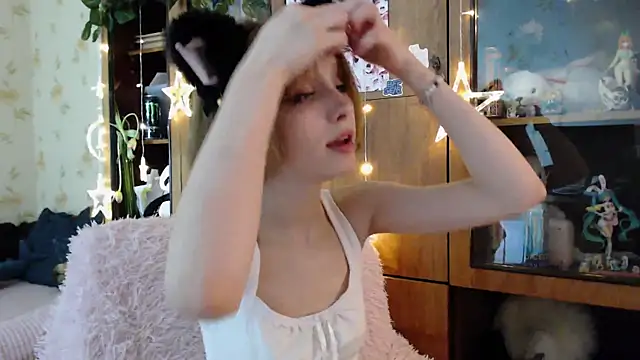 Snapshot of cloudgirrl chatting on 16, 3, 2025 cloudgirrl online show from 16, 3, 2025