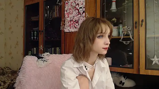 Snapshot of cloudgirrl chatting on 3, 2, 2025 cloudgirrl online show from 3, 2, 2025