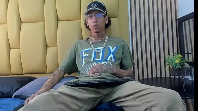 Snapshot of mikeegun chatting on 25, 1, 2025 mikeegun online show from 25, 1, 2025