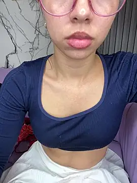 Aaliyah Salma online show from 27, 4, 2026