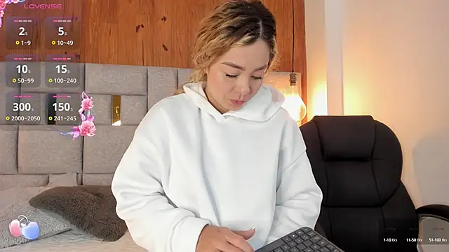 Saori newman online show from 19, 9, 2025