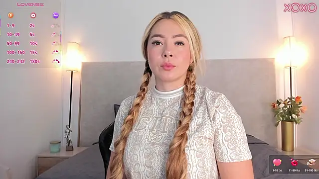 Saori newman online show from 30, 3, 2026