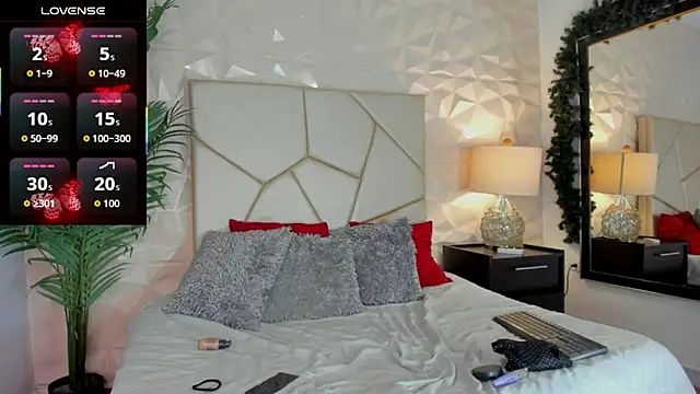 Snapshot of Valery_Diamond chatting on 19, 11, 2025 Valery Diamond online show from 19, 11, 2025