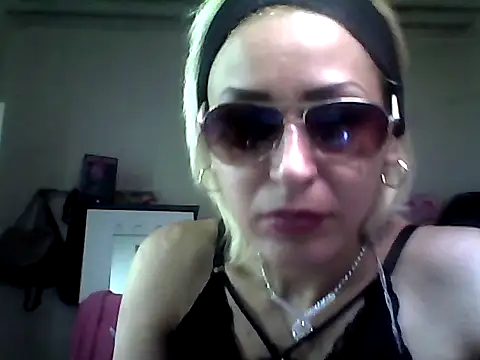 ariana crazzy online show from 14, 2, 2025