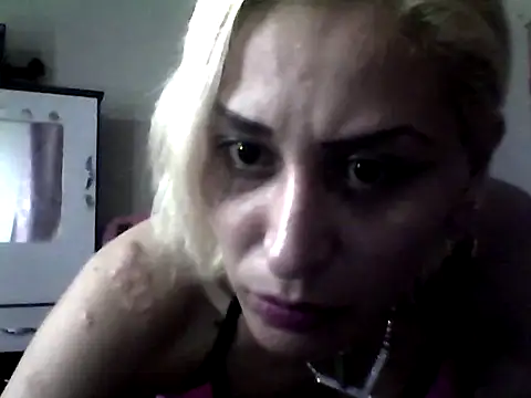 ariana crazzy online show from 16, 2, 2025