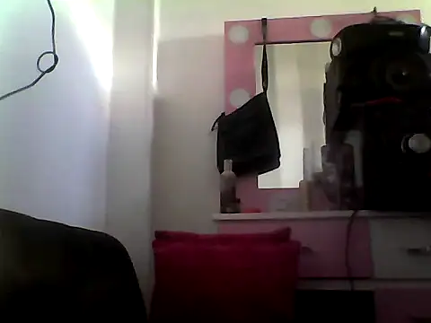 ariana crazzy online show from 2, 11, 2025