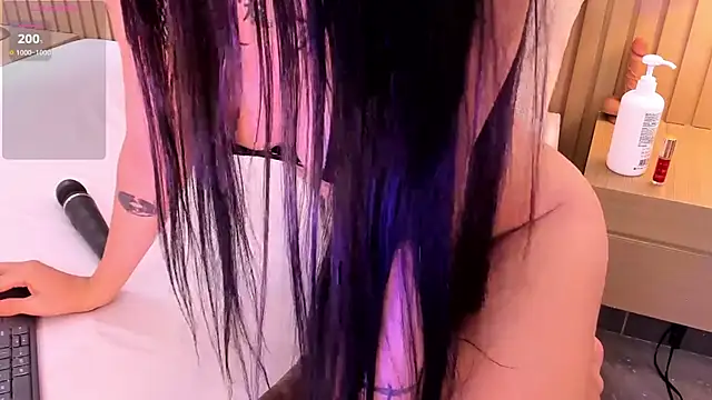 sexy mich 18 online show from 28, 10, 2025