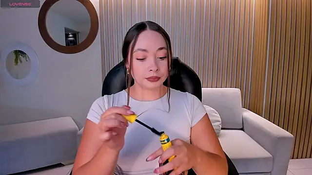 AlinaKravitz online show from 15, 4, 2026