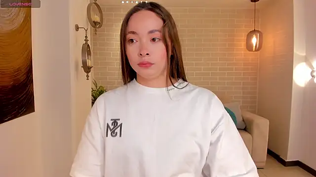 AlinaKravitz online show from 18, 4, 2026