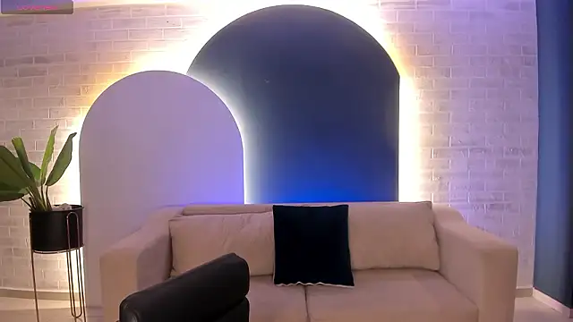 AlinaKravitz online show from 9, 2, 2026