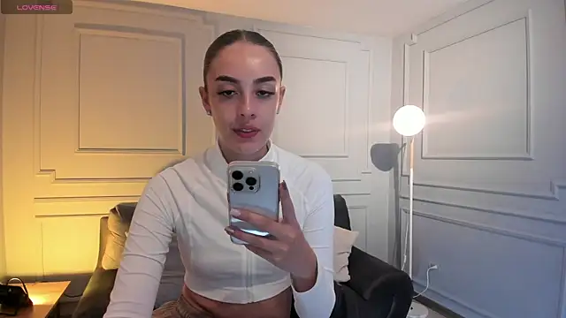 KaiaFerreira online show from 12, 2, 2026