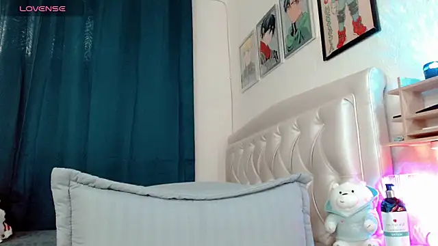 lunalovedoll  online show from 16, 4, 2026