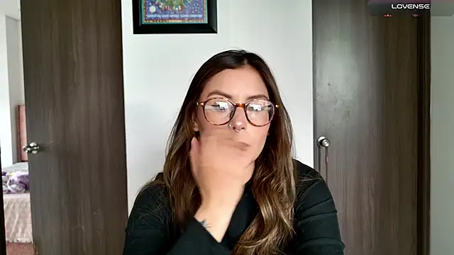 Emmy petit online show from 19, 11, 2025