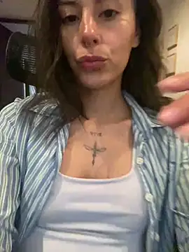 Snapshot of Emmy_petit chatting on 9, 2, 2025 Emmy petit online show from 9, 2, 2025