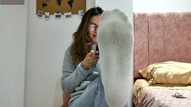 Emmy petit online show from 11, 3, 2026