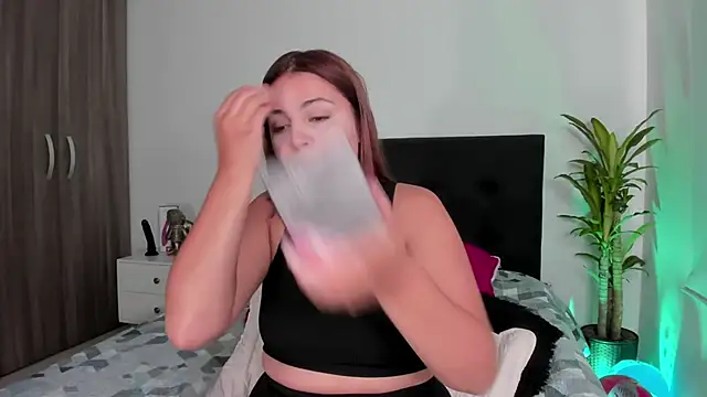 LaylaJewel online show from 17, 2, 2025