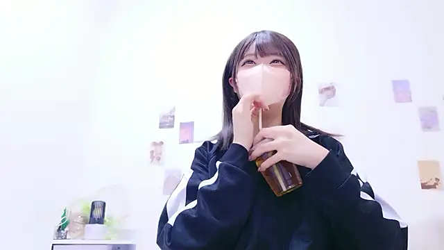 Snapshot of aki_zzz chatting on 29, 3, 2026 aki zzz online show from 29, 3, 2026