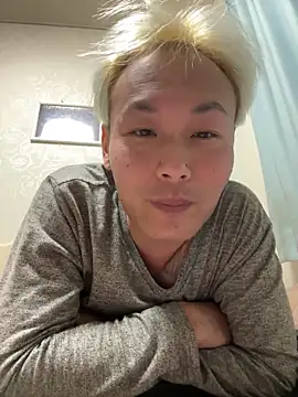 kouji8800 online show from 5, 1, 2025