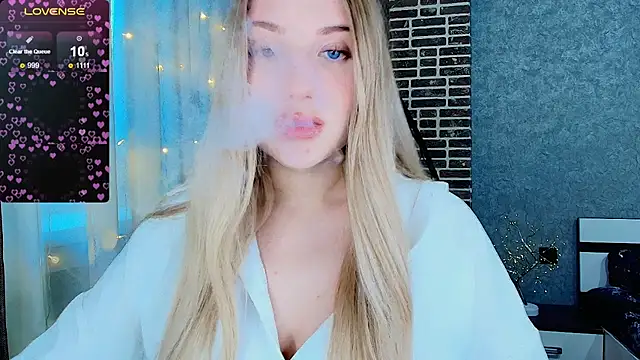 Evacadooo online show from 27, 11, 2025