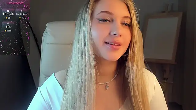Snapshot of Evacadooo chatting on 15, 1, 2025 Evacadooo online show from 15, 1, 2025