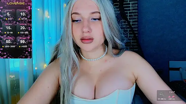 Evacadooo online show from 9, 11, 2025