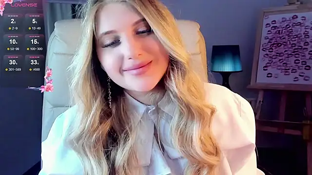 Snapshot of Evacadooo chatting on 19, 3, 2025 Evacadooo online show from 19, 3, 2025