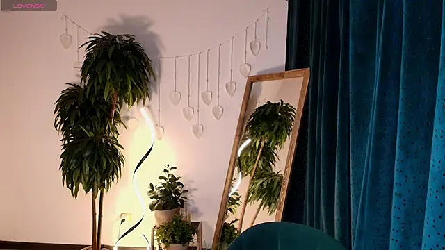 Evacadooo online show from 16, 4, 2026