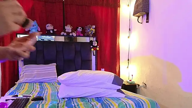 Snapshot of chloe_vasquez710 chatting on 4, 3, 2025 chloe vasquez710 online show from 4, 3, 2025