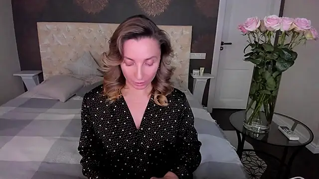 Snapshot of AllisonWilliams chatting on 2, 12, 2025 AllisonWilliams online show from 2, 12, 2025