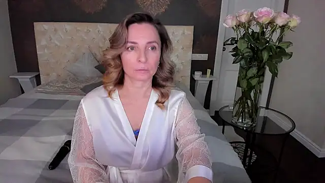 Snapshot of AllisonWilliams chatting on 29, 11, 2025 AllisonWilliams online show from 29, 11, 2025