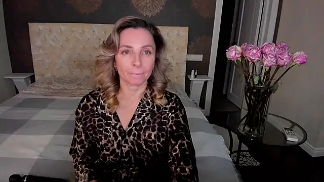 Snapshot of AllisonWilliams chatting on 27, 10, 2025 AllisonWilliams online show from 27, 10, 2025