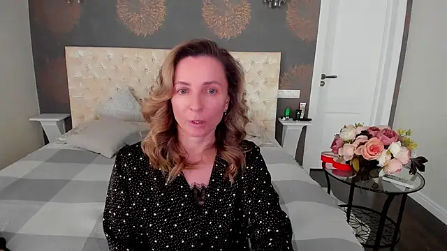 Snapshot of AllisonWilliams chatting on 4, 5, 2026 AllisonWilliams online show from 4, 5, 2026