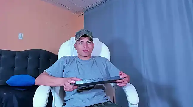 Andres thompson22 online show from 7, 1, 2025