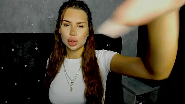 Snapshot of SuraMune chatting on 12, 10, 2025 SuraMune online show from 12, 10, 2025