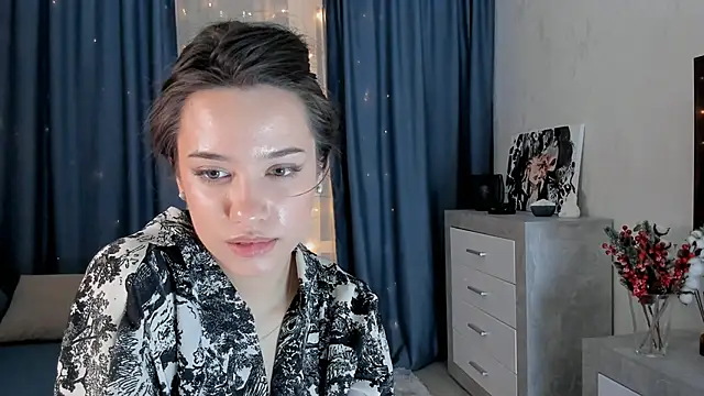 Snapshot of EmeliaReaper chatting on 23, 2, 2025 EmeliaReaper online show from 23, 2, 2025