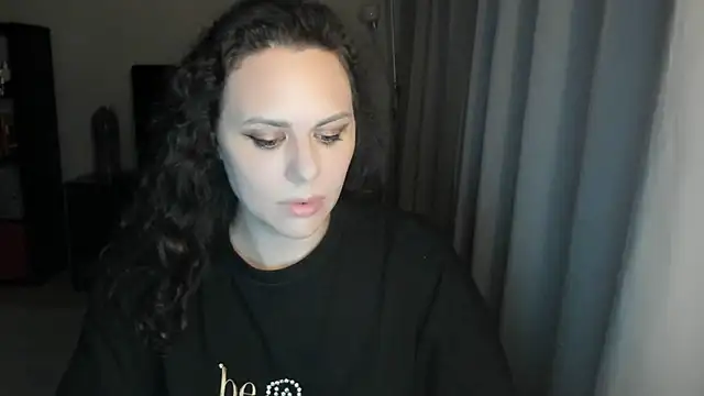 Snapshot of MollyCheiz chatting on 24, 6, 2026 MollyCheiz online show from 24, 6, 2026